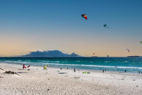 103 LaCabina Bloubergstrand Lovely 1 Bedroom Apartment close to the Beachfront